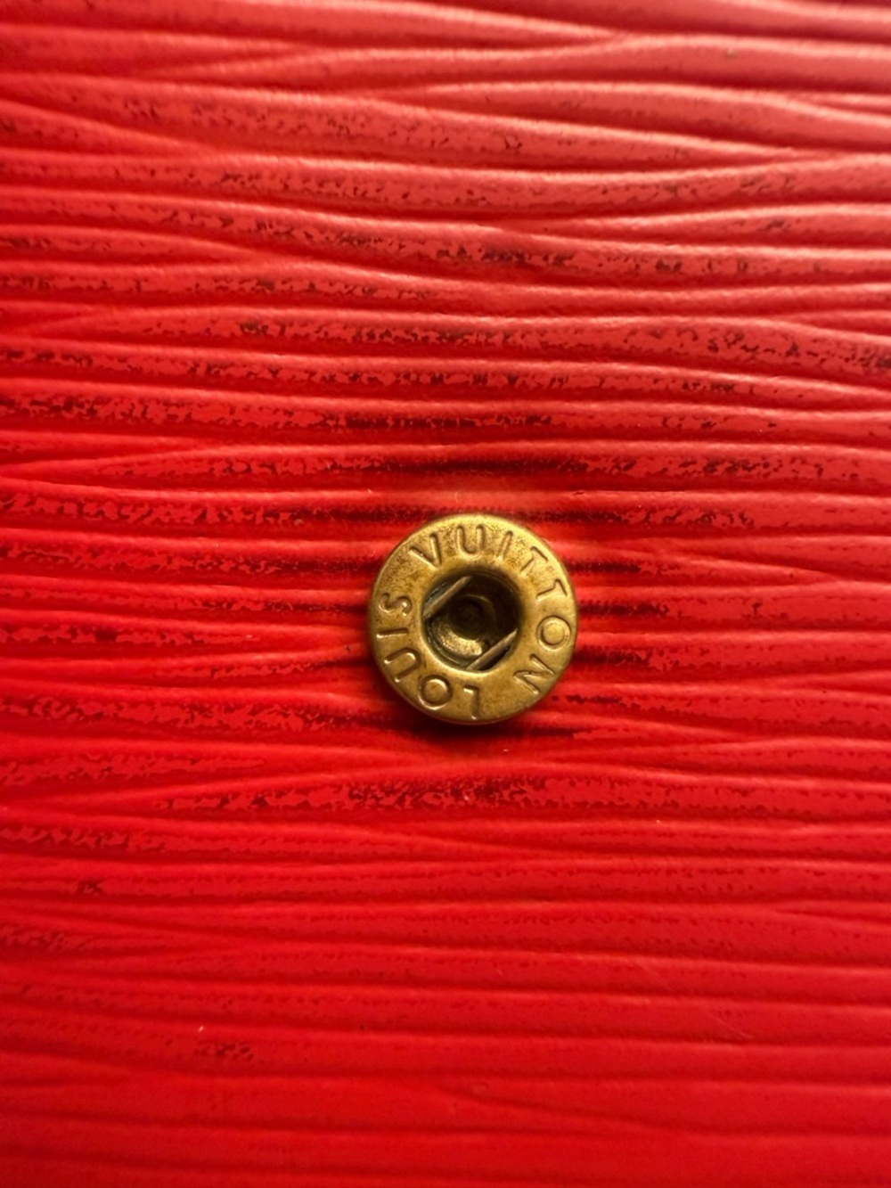 Louis Vuitton Red Sarah Long Wallet Clutch in Epi Leather - Picture 4 of 16